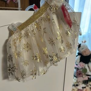 Baby girls 18 month holiday skirt never worn